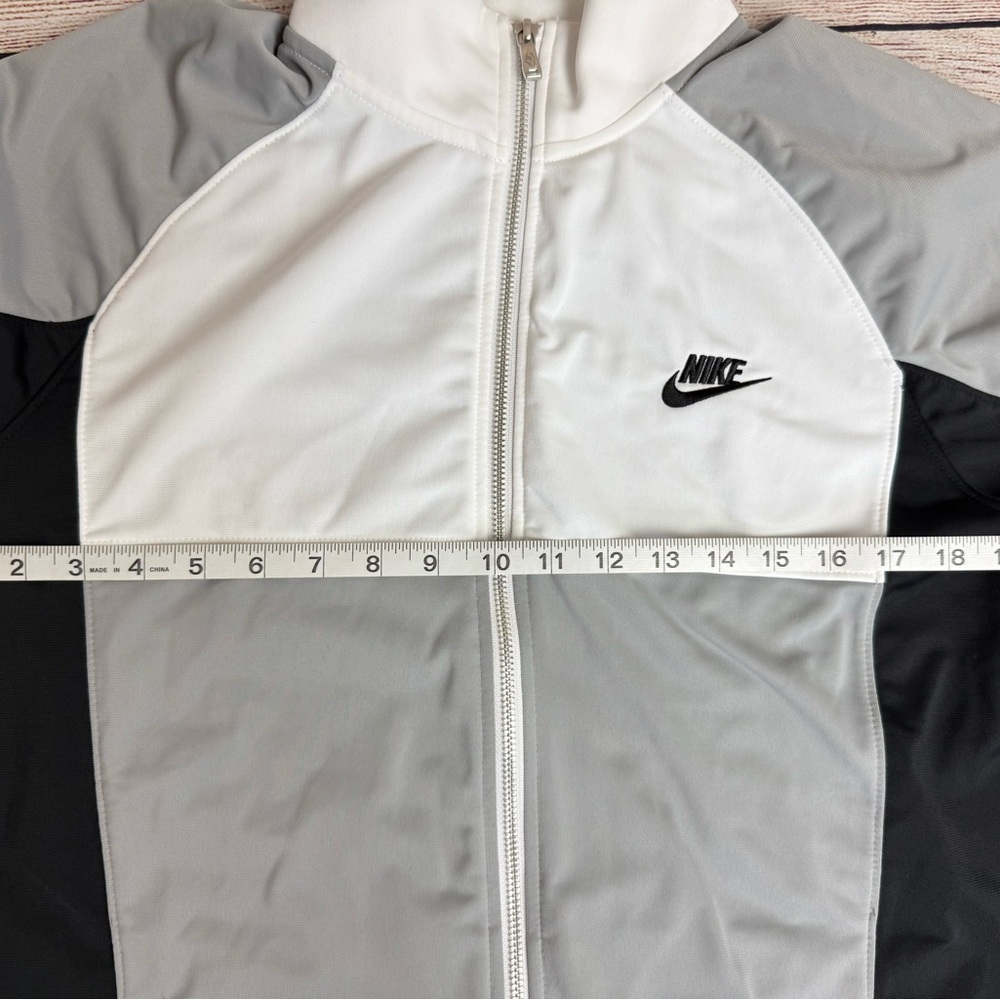 Nike Men’s Colorblock Track Jacket in Gray, White & Black Size Medium - Picture 4 of 6